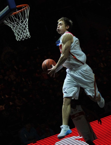 记者：利物浦与科纳特未就续约达成协议，球员方已与皇马联系（记者：利物浦与科纳特续约未果，球员团队已联系皇马）