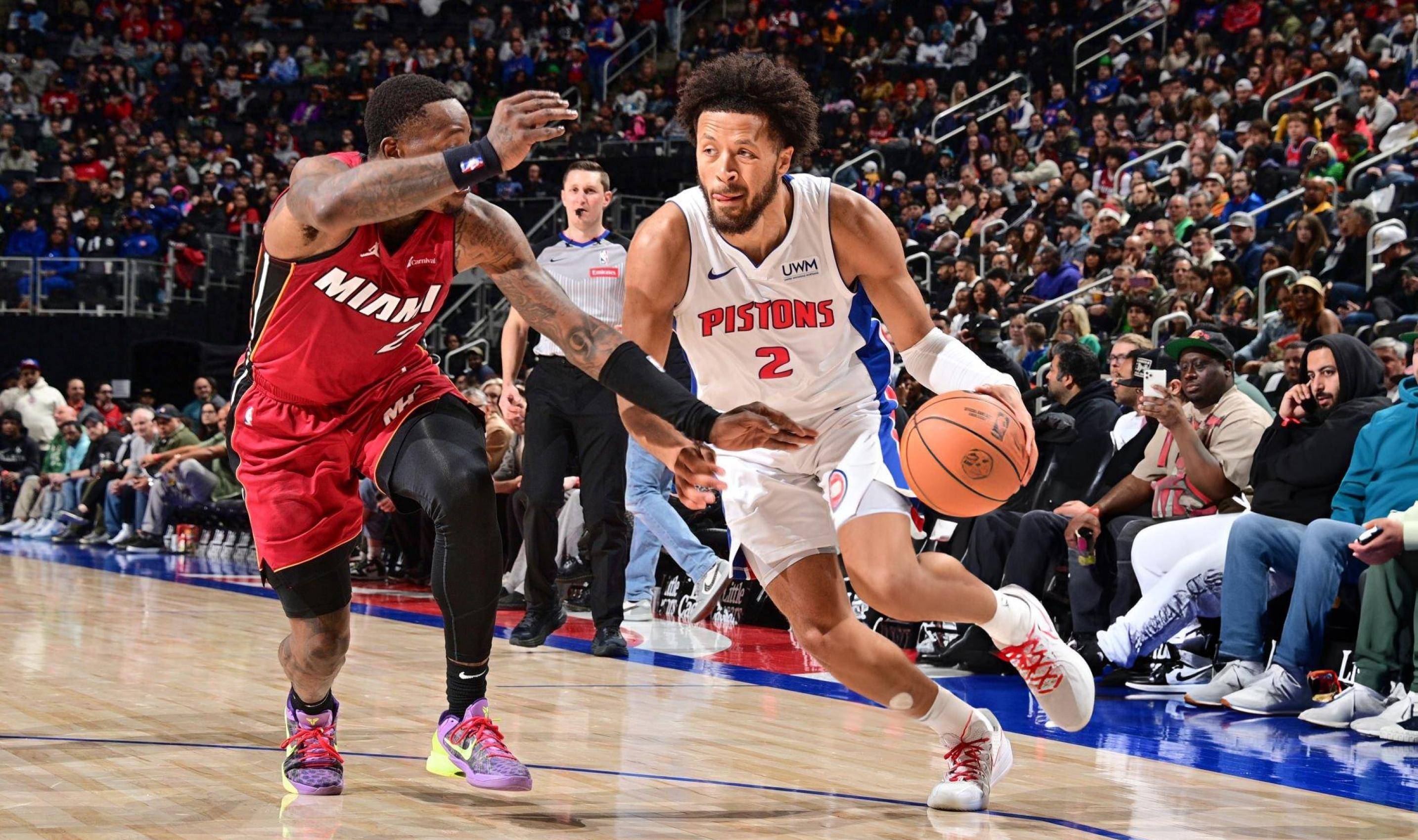 黑暗骑士上身，一哥斯达黎加球队推出与蝙蝠侠的联名球衣（蝙蝠侠加持，哥斯达黎加豪门发布联名球衣）