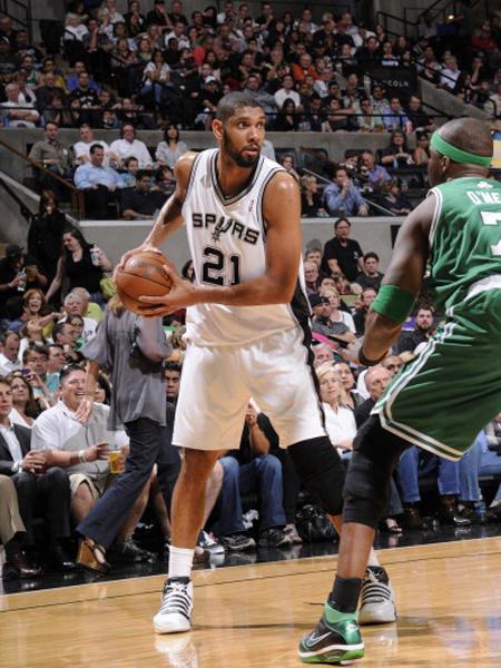 哈维-西蒙斯在切尔西官宣哈托评论区留言：我宝❤️（哈维-西蒙斯现身切尔西哈托官宣帖：留言“我宝”❤️）